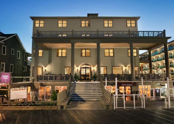 Hotel with view: Harrison Hall Hotel