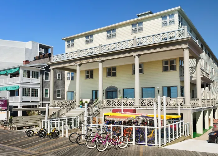 Hotel with view: Harrison Hall Hotel